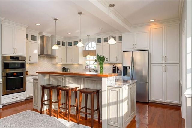 1860 Dunmore Lane, Clemmons, NC 27012