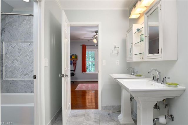 1860 Dunmore Lane, Clemmons, NC 27012