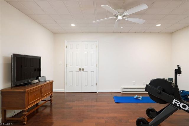 1860 Dunmore Lane, Clemmons, NC 27012