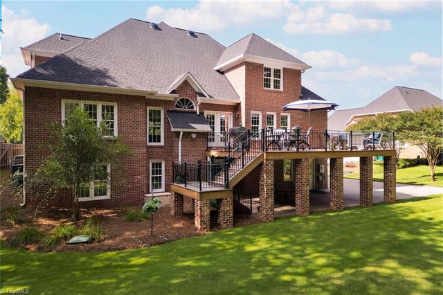 1860 Dunmore Lane, Clemmons, NC 27012