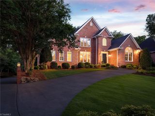 1860 Dunmore Lane, Clemmons, NC 27012