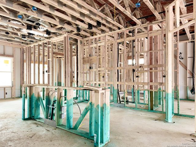 129 Yale St, Seguin, TX 78155