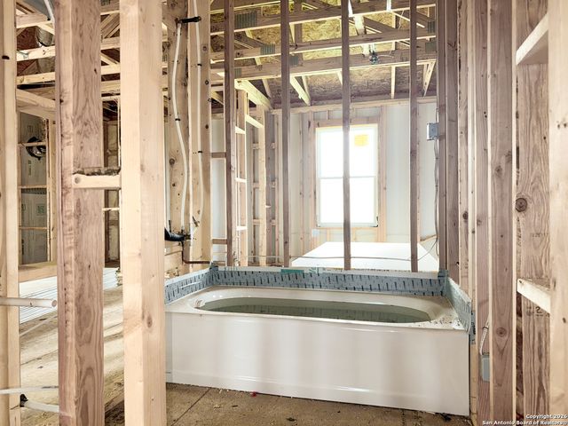 129 Yale St, Seguin, TX 78155