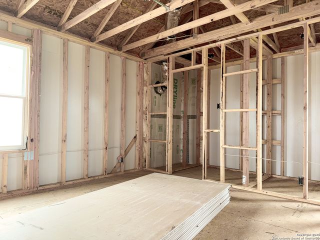 129 Yale St, Seguin, TX 78155