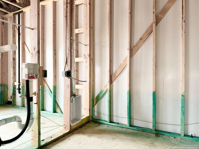 129 Yale St, Seguin, TX 78155