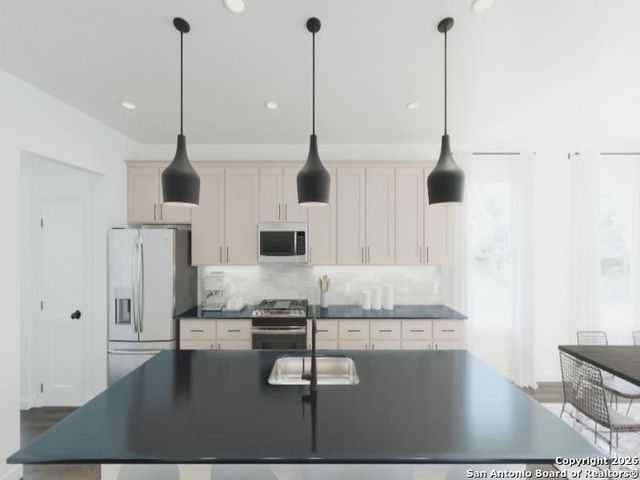 129 Yale St, Seguin, TX 78155