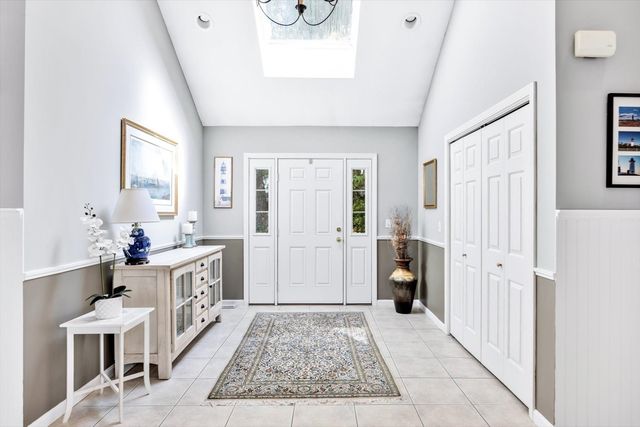 103 Sandcastle Dr, Falmouth, MA 02536