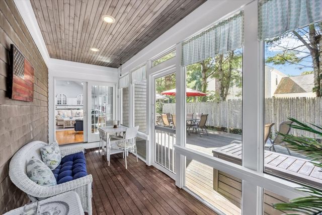 103 Sandcastle Dr, Falmouth, MA 02536