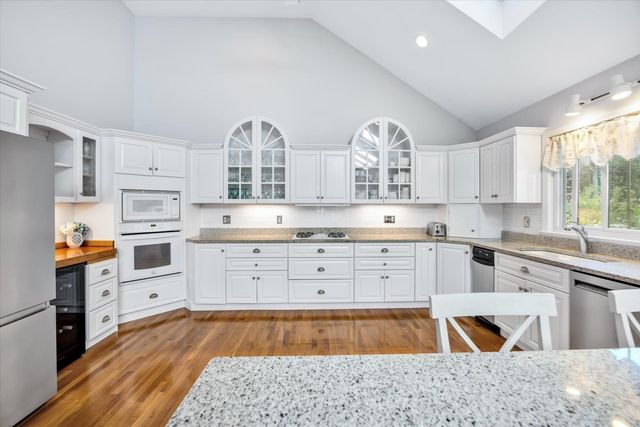 103 Sandcastle Dr, Falmouth, MA 02536