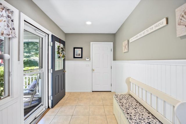 103 Sandcastle Dr, Falmouth, MA 02536