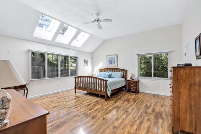 103 Sandcastle Dr, Falmouth, MA 02536