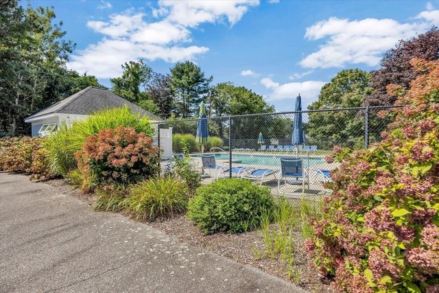 103 Sandcastle Dr, Falmouth, MA 02536