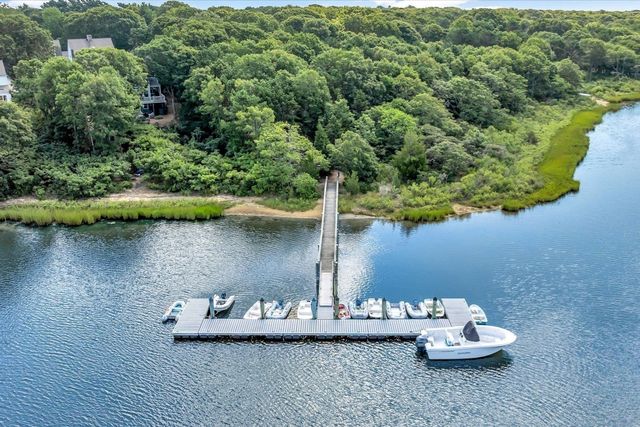 103 Sandcastle Dr, Falmouth, MA 02536