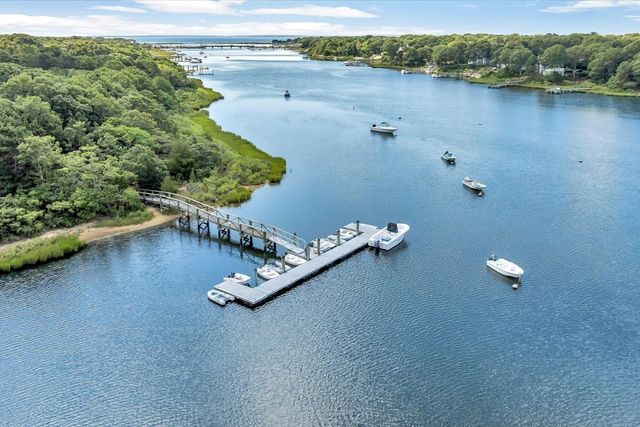 103 Sandcastle Dr, Falmouth, MA 02536