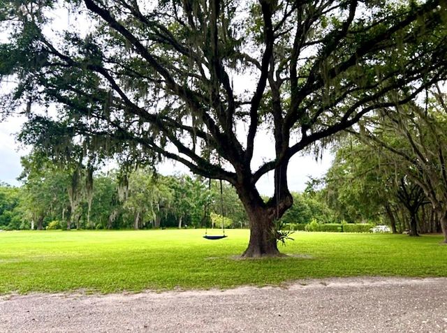 528 ASHLEY LANE, Center Hill, FL 33514