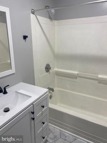 452 GRAYTHORN RD, Middle River, MD 21220