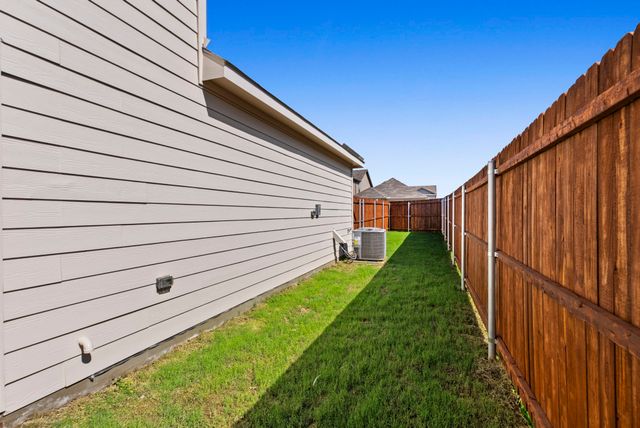 3057 Maple Orchard Lane, Fort Worth, TX 76140