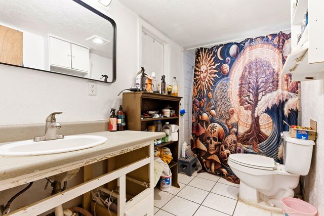 314 49th Street NW, Albuquerque, NM 87105
