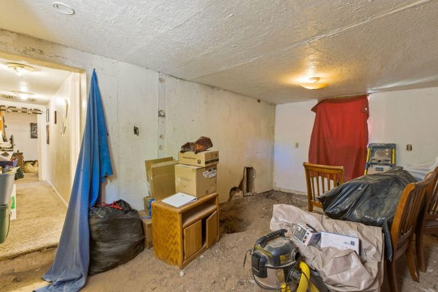 314 49th Street NW, Albuquerque, NM 87105