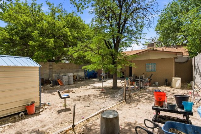 314 49th Street NW, Albuquerque, NM 87105