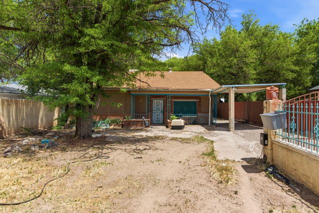 314 49th Street NW, Albuquerque, NM 87105