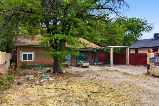 314 49th Street NW, Albuquerque, NM 87105