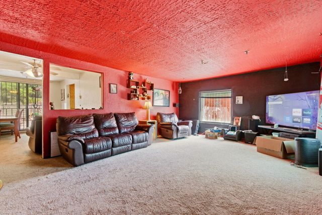 314 49th Street NW, Albuquerque, NM 87105