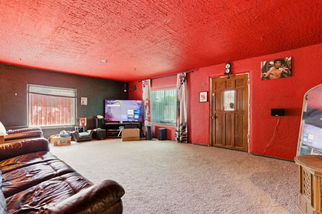 314 49th Street NW, Albuquerque, NM 87105