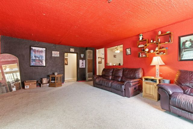 314 49th Street NW, Albuquerque, NM 87105