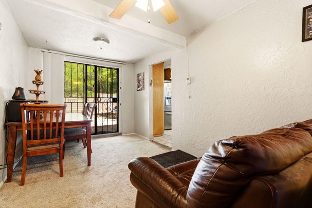 314 49th Street NW, Albuquerque, NM 87105
