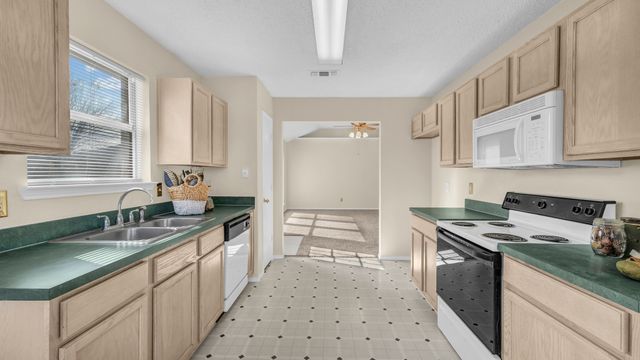 1100 Miles Avenue, Burleson, TX 76028