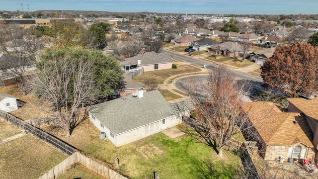 1100 Miles Avenue, Burleson, TX 76028