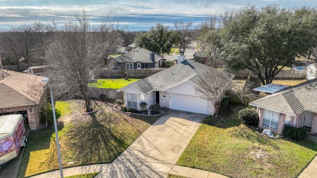1100 Miles Avenue, Burleson, TX 76028