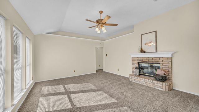 1100 Miles Avenue, Burleson, TX 76028