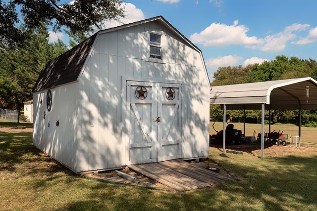3840 Blackchamp Road, Midlothian, TX 76065