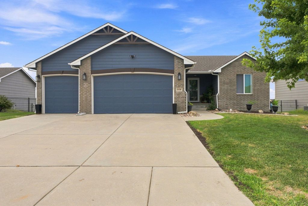 1428 N Aster St, Andover, KS 67002