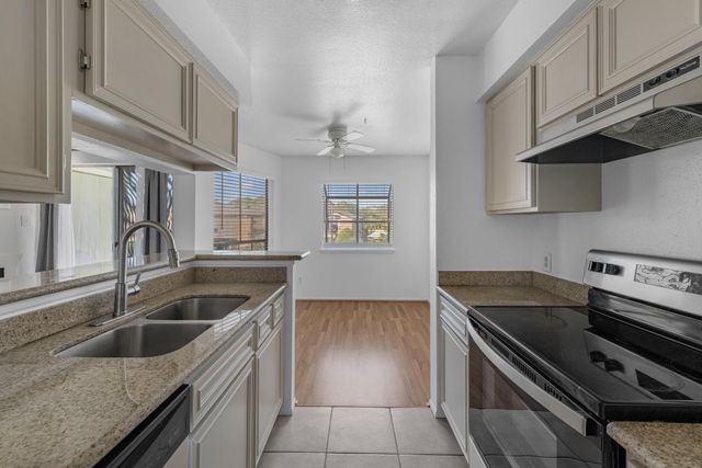 18800 Egret Bay Boulevard 804, Webster, TX 77058