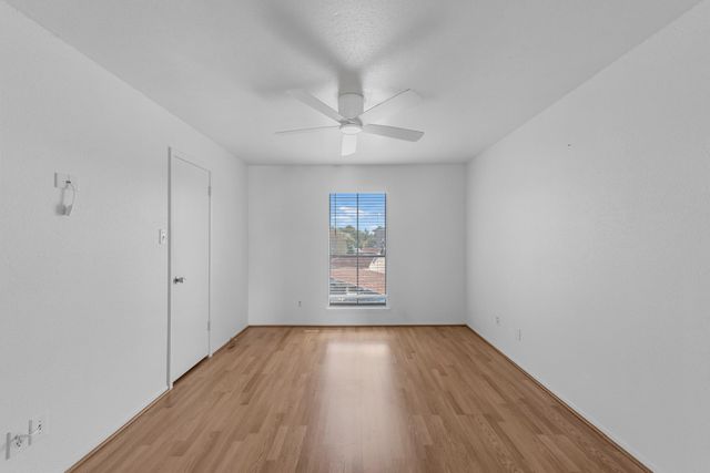 18800 Egret Bay Boulevard 804, Webster, TX 77058