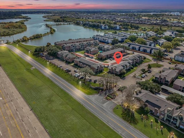 18800 Egret Bay Boulevard 804, Webster, TX 77058