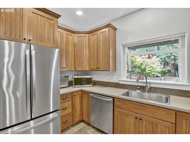 250 MADRONA Ct, St Helens, OR 97051