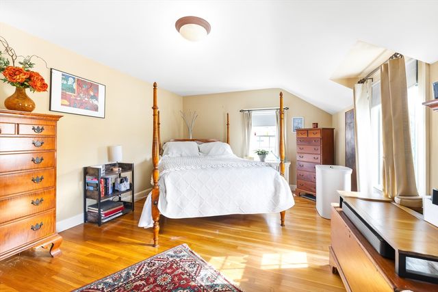 98 Cherry St, Newton, MA 02465