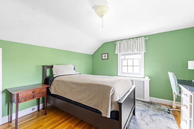 98 Cherry St, Newton, MA 02465