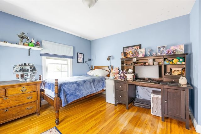 98 Cherry St, Newton, MA 02465