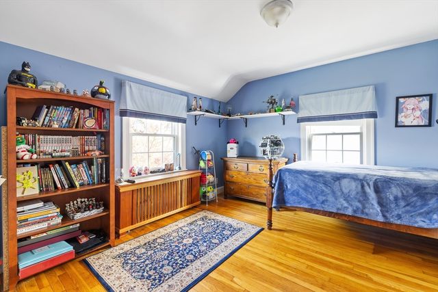 98 Cherry St, Newton, MA 02465