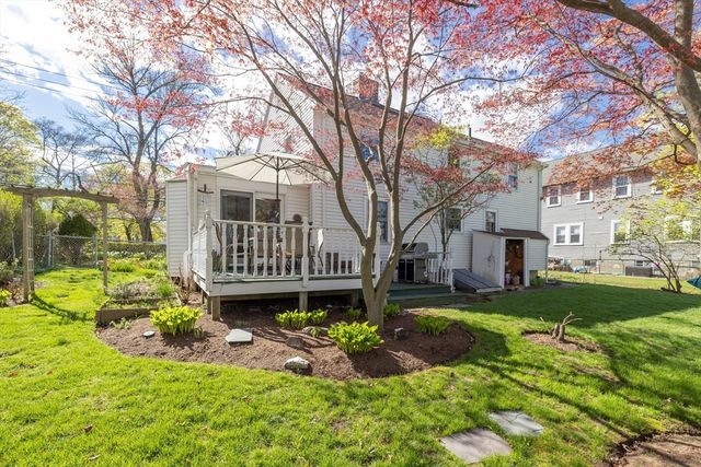 98 Cherry St, Newton, MA 02465