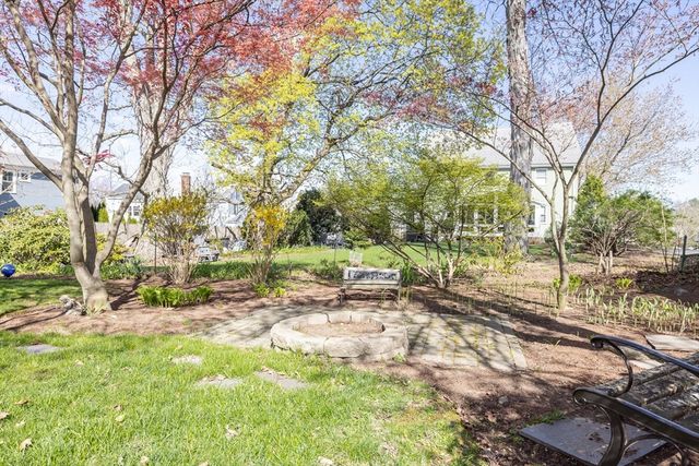 98 Cherry St, Newton, MA 02465