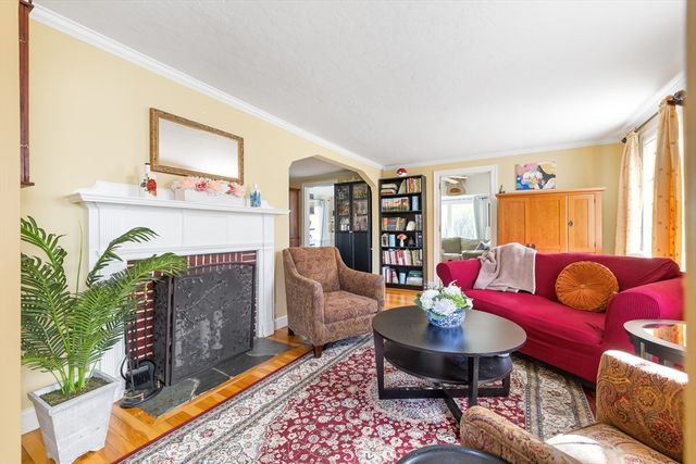 98 Cherry St, Newton, MA 02465