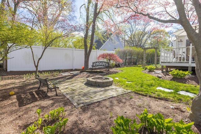 98 Cherry St, Newton, MA 02465