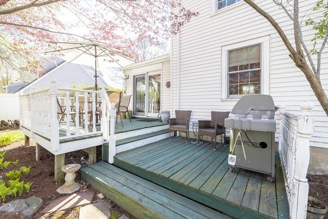 98 Cherry St, Newton, MA 02465