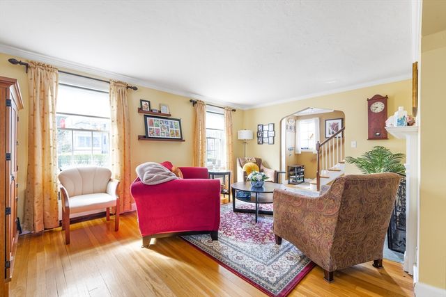 98 Cherry St, Newton, MA 02465